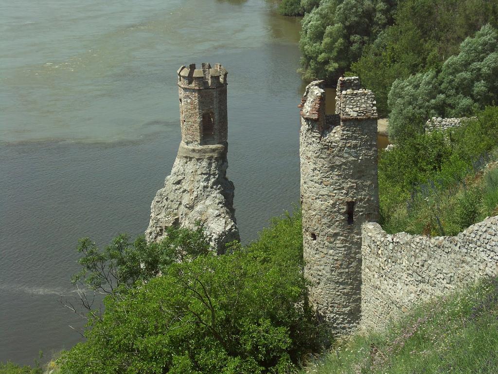 Hotel Hradna Brana Братислава Экстерьер фото