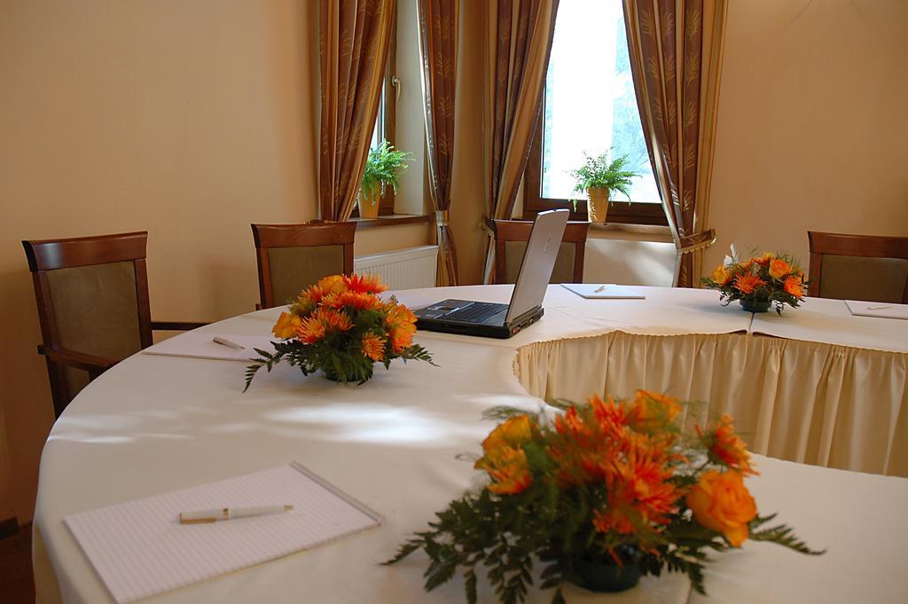 Hotel Hradna Brana Братислава Экстерьер фото