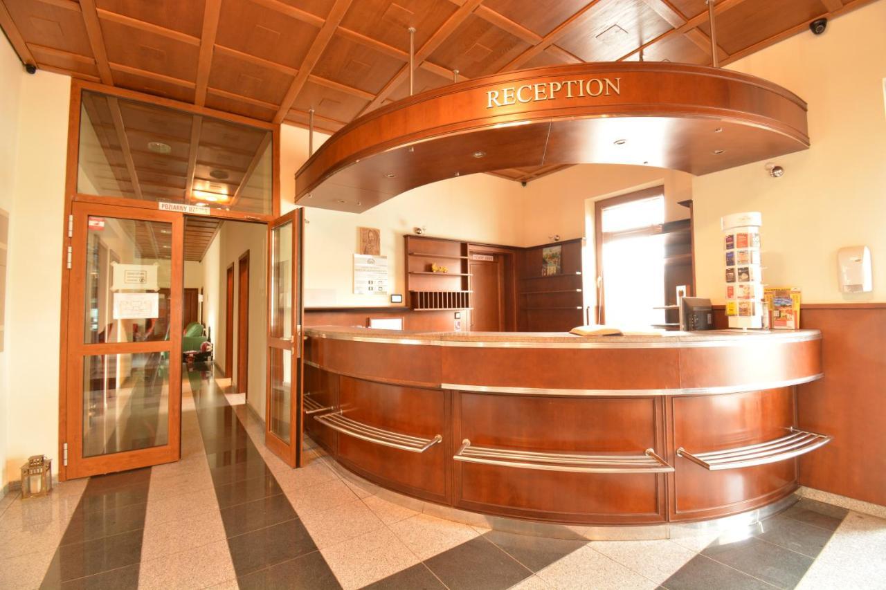 Hotel Hradna Brana Братислава Экстерьер фото